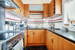 Kitchen- click for photo gallery